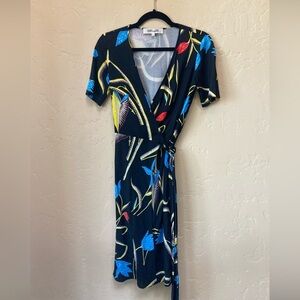 Diane Von Fürstenberg, Elegant Floral Wrap Dress